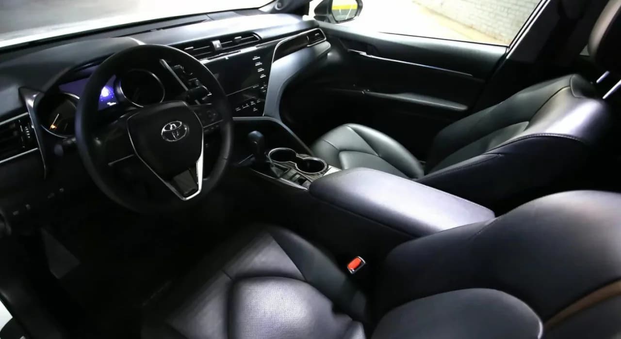 Интерьер Toyota Camry