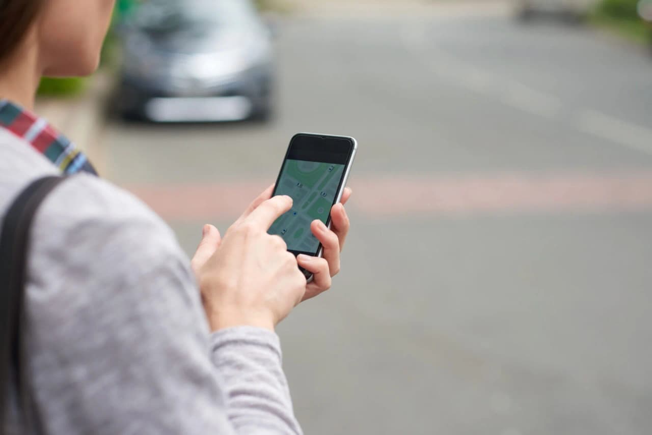 Телефон с приложением карт