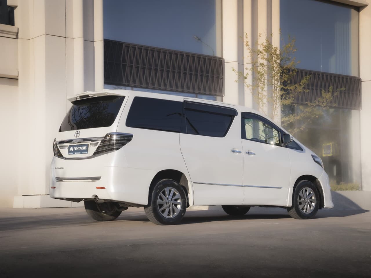 Toyota Alphard 2