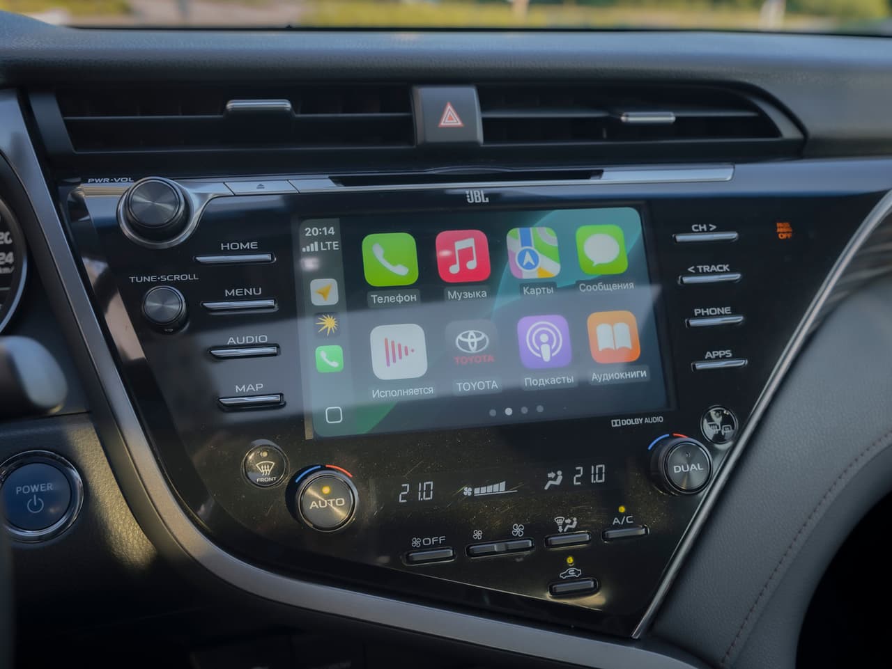 Toyota Camry Hybrid 5