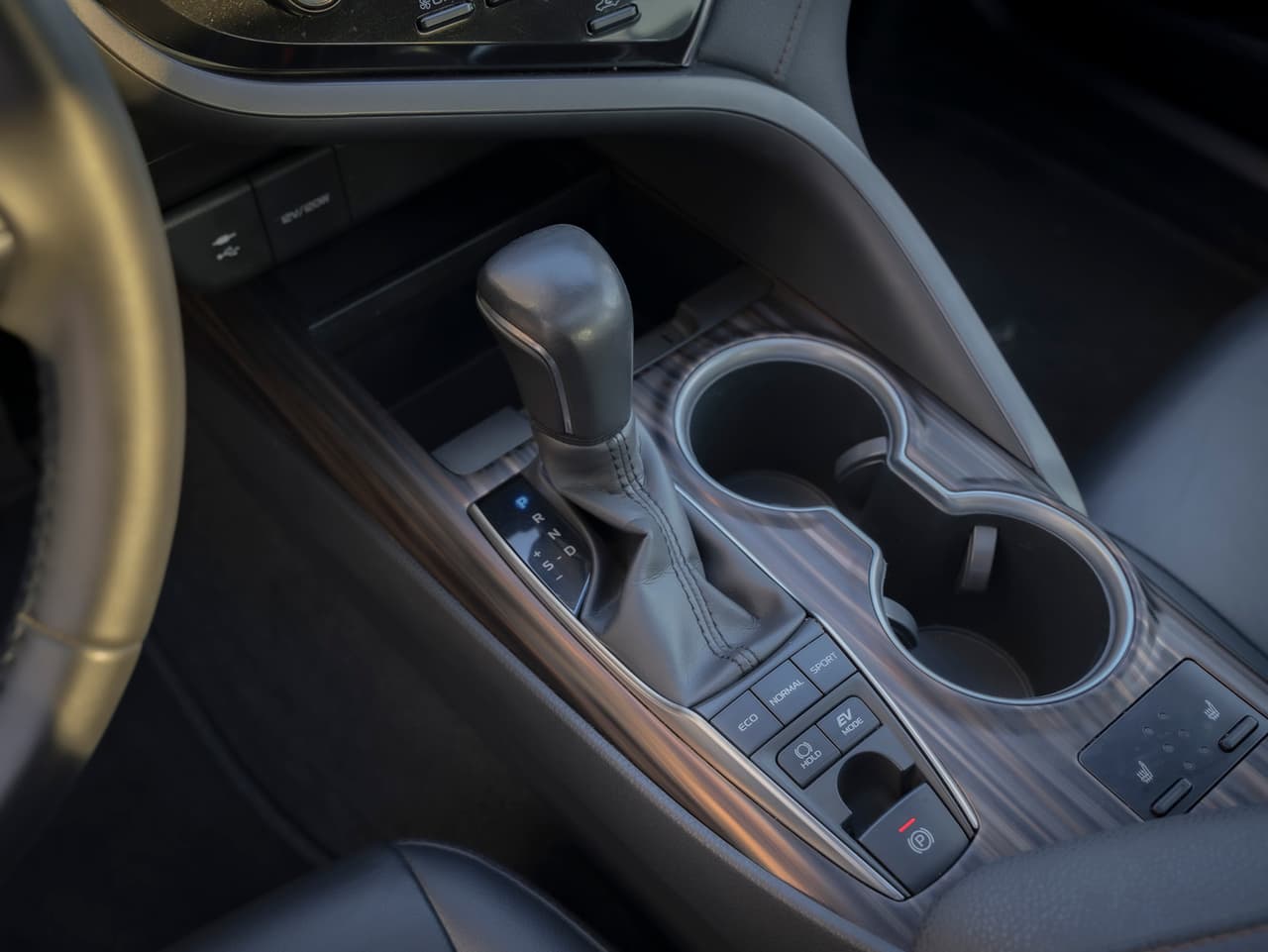 Toyota Camry Hybrid 6