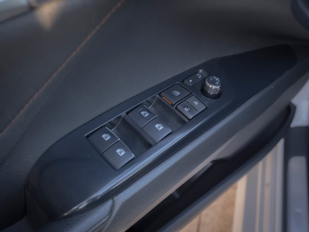 Toyota Camry Hybrid 7