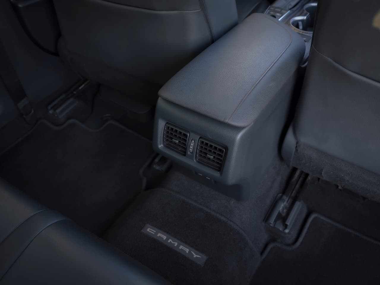 Toyota Camry Hybrid 13