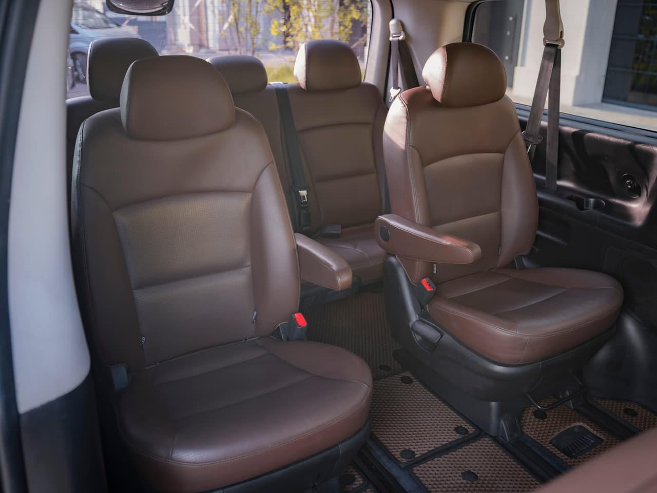 Hyundai Grand Starex 11