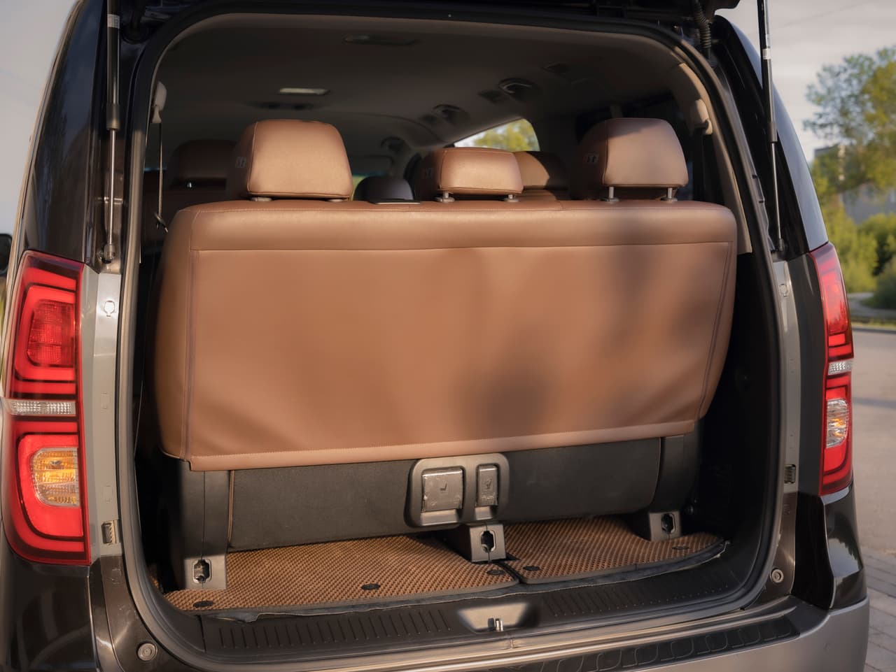 Hyundai Grand Starex 13