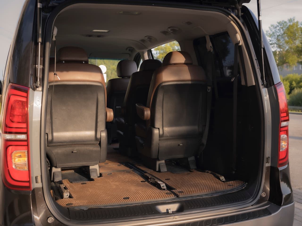 Hyundai Grand Starex 14