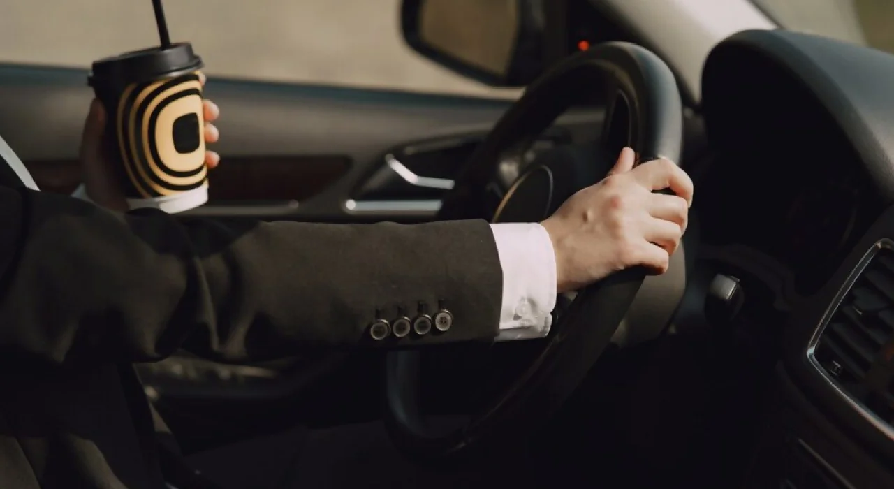 За рулем авто