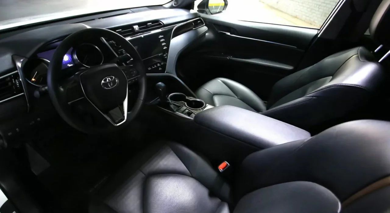 Интерьер Toyota Camry